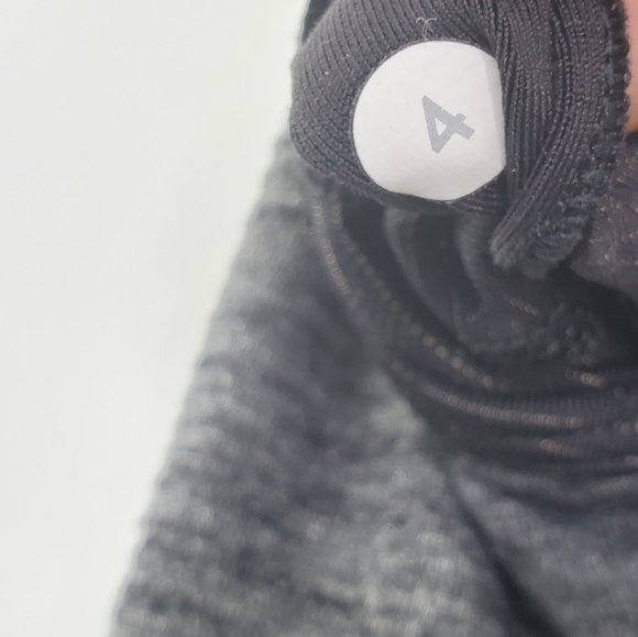 Lululemon Run For Gold Tank Heathered Gray Rare - Picture 7 of 7